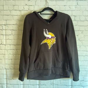 Fanatics black v neck Vikings logo hoodie